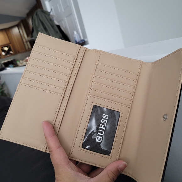 2/$40 NEW GUESS Wallet - Picture 2 of 4